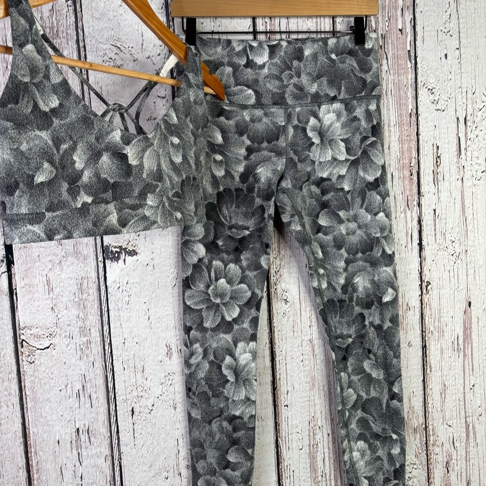Athleta Two-Piece Solace Sports Bra & Elation Tight Set Size Medium Textured
